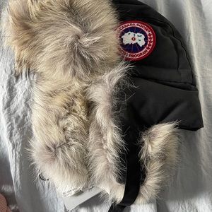 CANADA GOOSE S/M womens fur hat! Asking $260